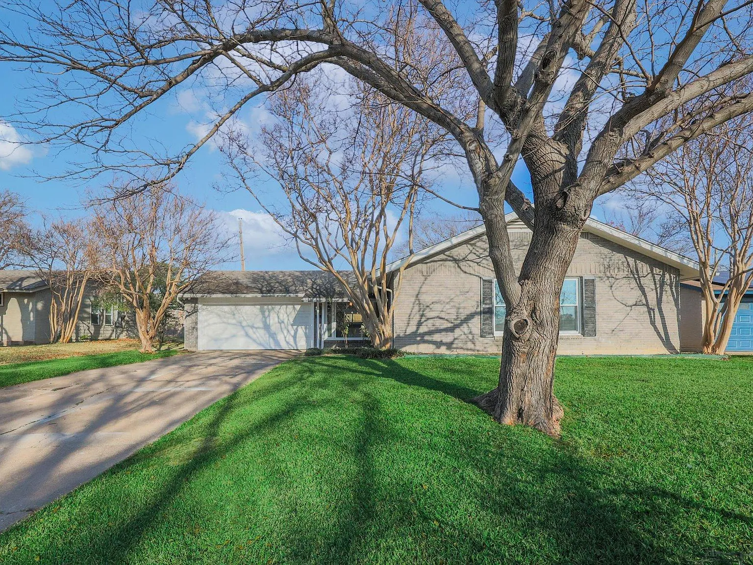 4 bed, 1358 sqft, $2,500 — Photo 3