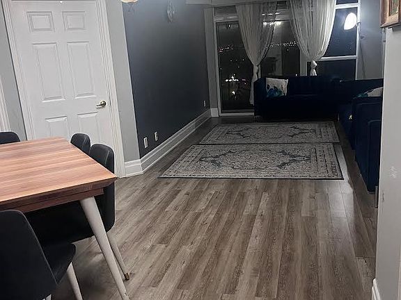 3rd image of 35 Kingsbridge Garden Cir #1408