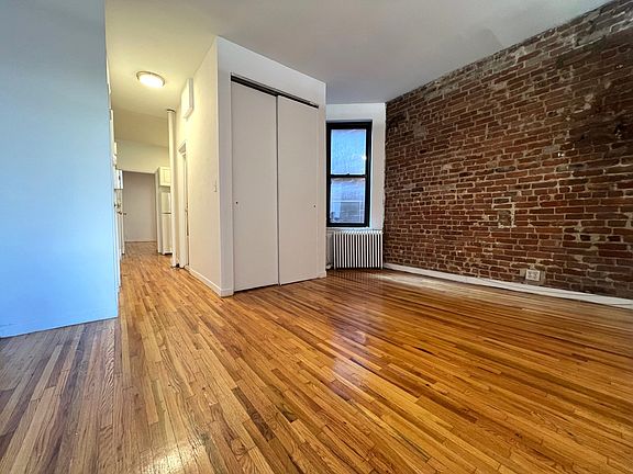 2nd image of 242 E 77th St APT 4FW