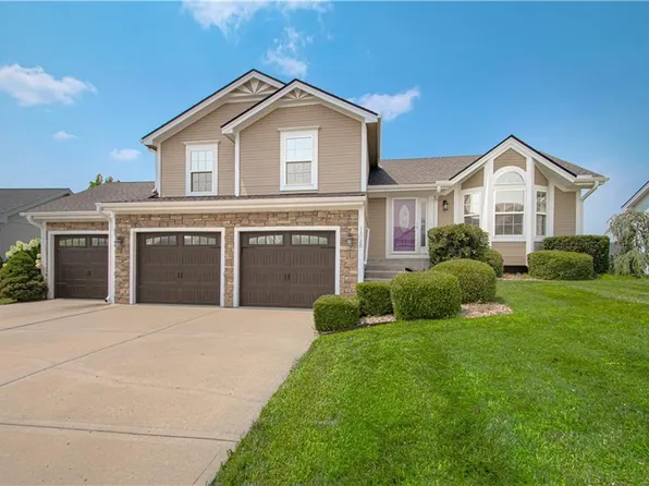 11920 N Tracy Ave, Kansas City, MO 64155