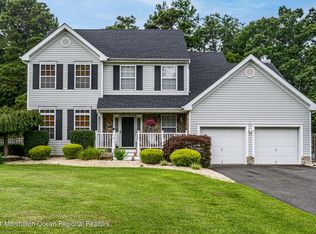 24 Goldfinch Rd, Jackson, NJ 08527