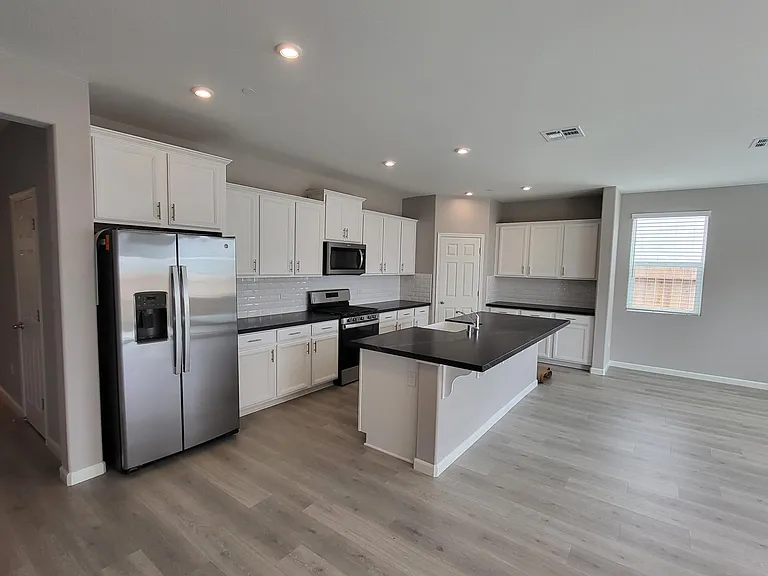 3611 E Harter Ct — Photo 6