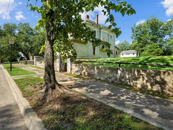 852-848 N 7th Ave, Laurel, MS 39440