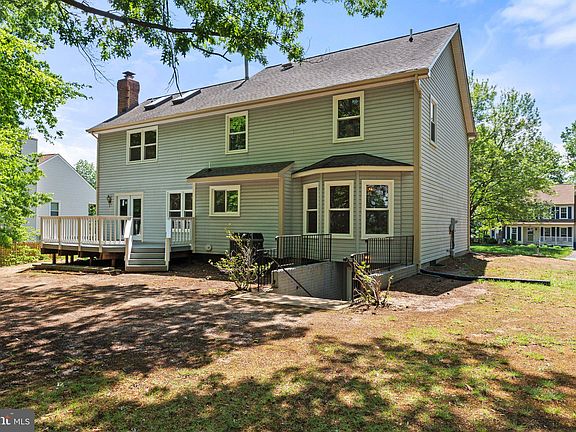 5th image of 5015 Brookshire Ct E