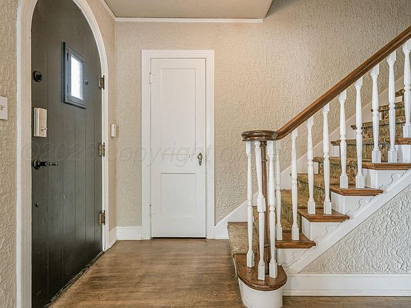 3rd image of 2422 S Washington St