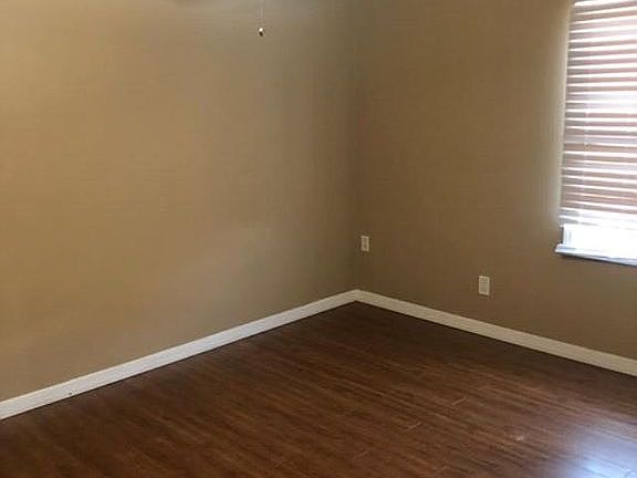 4th image of 604 Georgetown Dr APT C