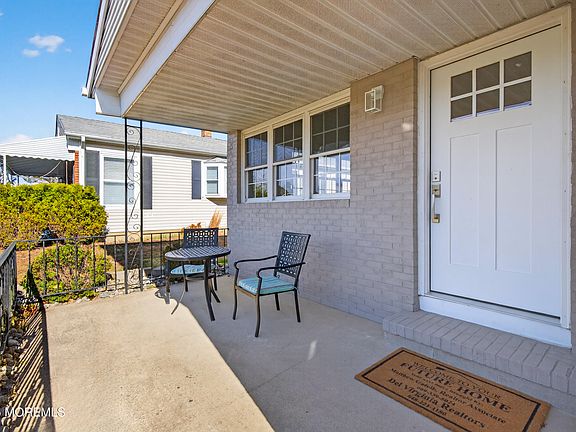 3rd image of 12 Burgess Court