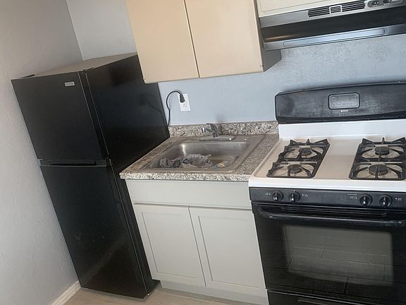 2nd image of 4016 Taylor Ave APT 1