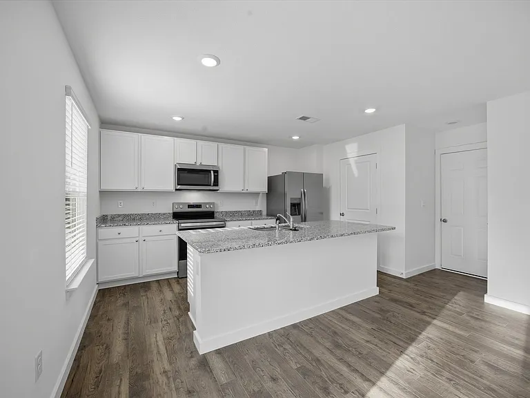 7740 Belhaven Ln — Photo 10
