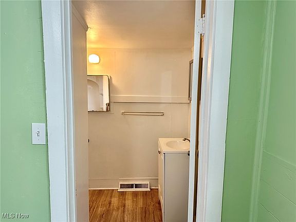 4th image of 7850 Linden St
