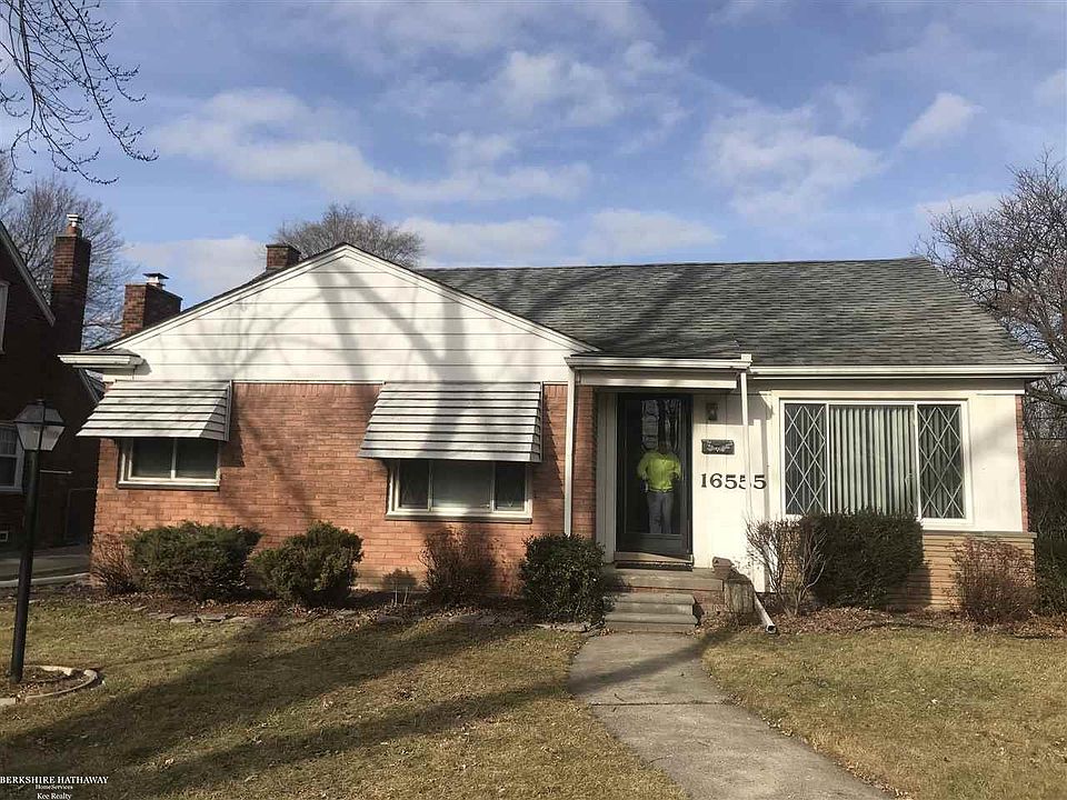 1st image of 16555 Veronica Ave #1