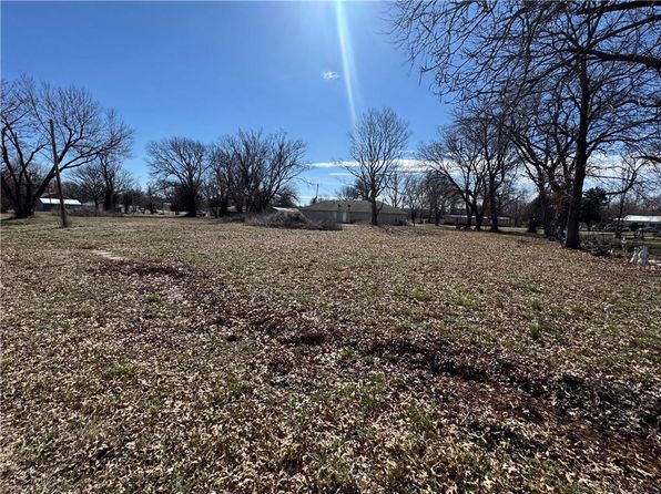 604-608 W Pine St, Weir, KS 66781