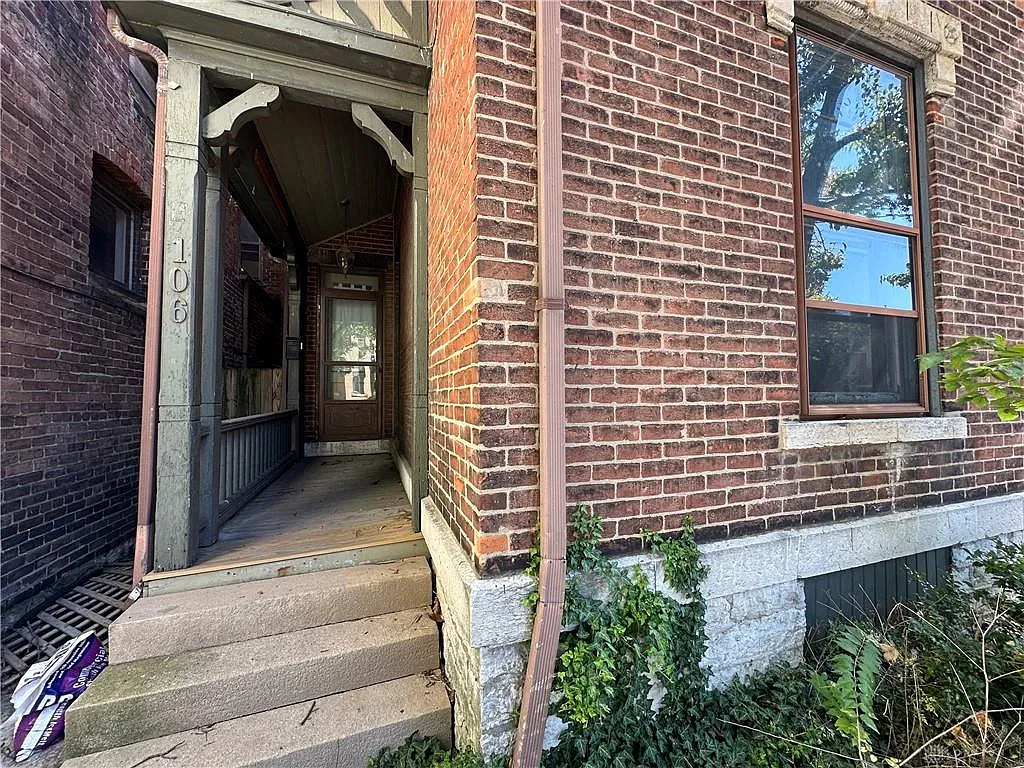 3 bed, 1.5 bath, 4114 sqft, $1,650 — Photo 2