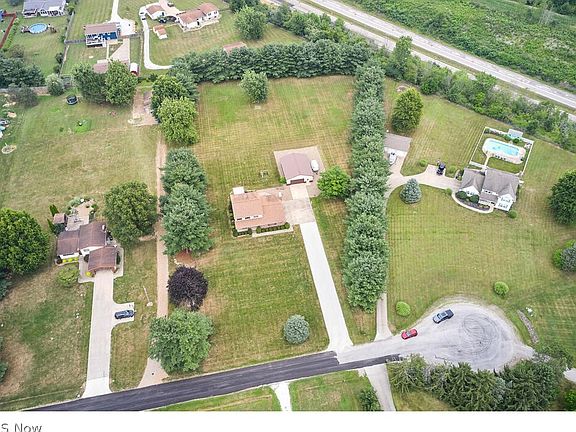 4th image of 18468 William Dr