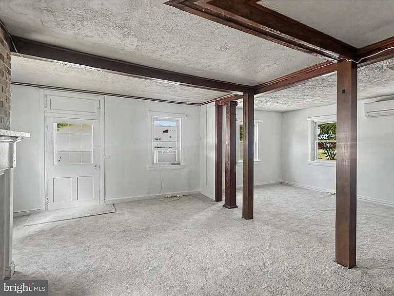 5949 Conover Rd — Photo 4