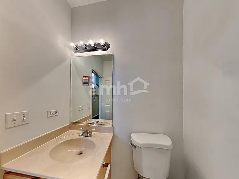 953 Mesa Dr — Photo 7