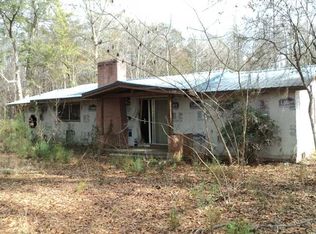 1969 Lakeview Rd, Caryville, FL 32427