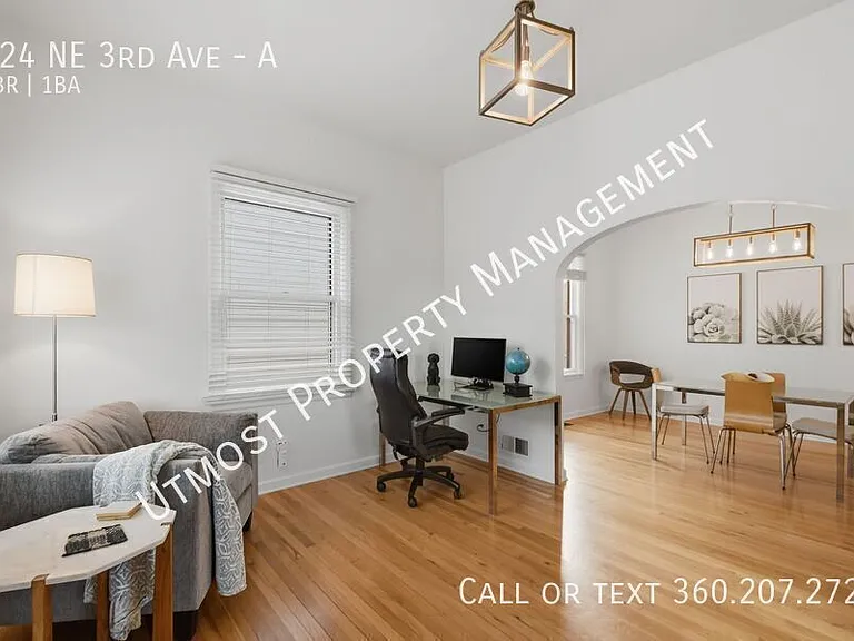 924 NE 3rd Ave #A — Photo 2