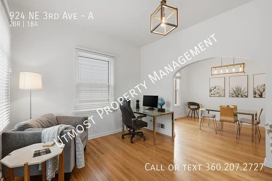Building Photo - 924 NE 3rd Ave #A