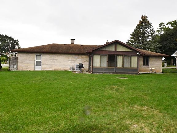 2nd image of 55984 River Shore Ln