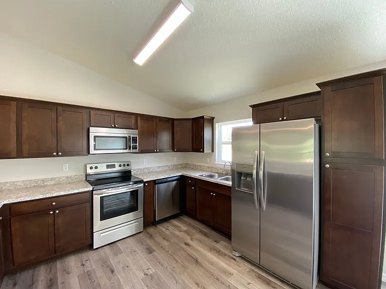 202 Locust Pass Ter — Photo 10
