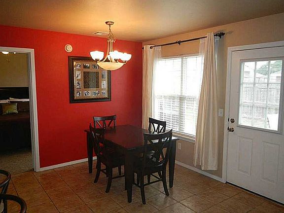 4th image of 1030 Sunflower Dr