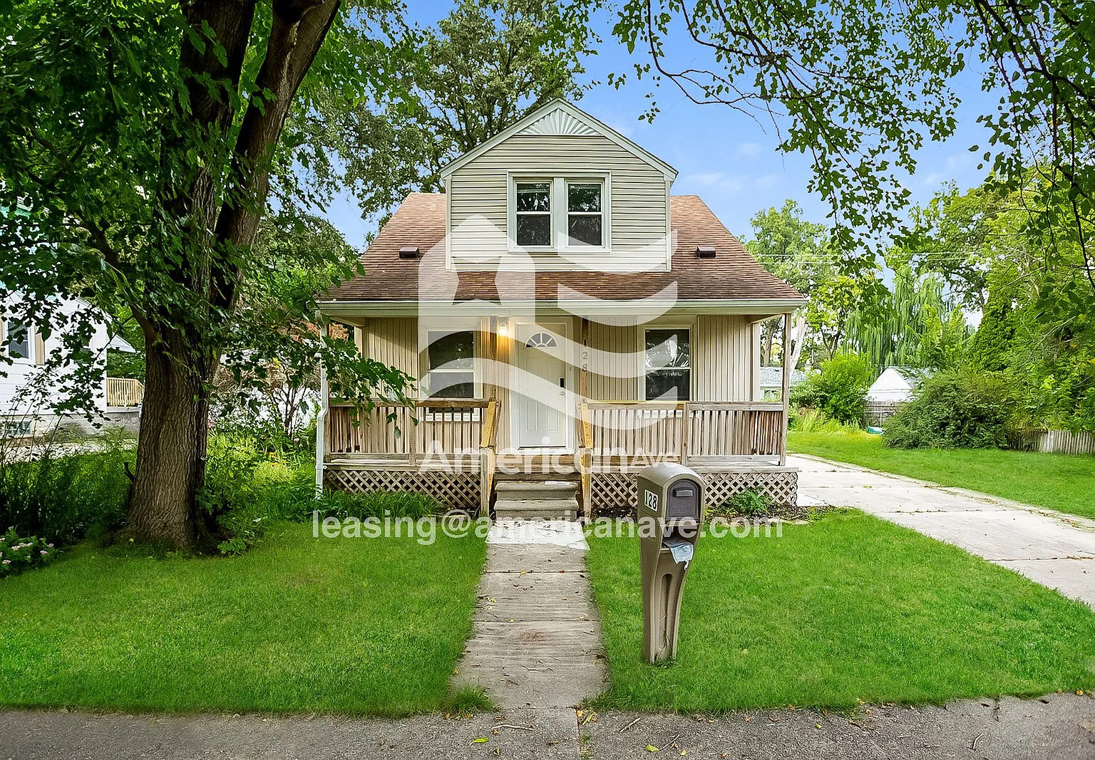 3 bed, 2.0 bath, 1237 sqft, $1,697 — Photo 1