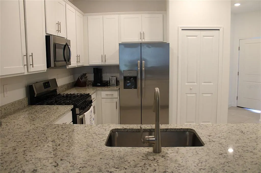 2 bed, 2.0 bath, 1414 sqft, $3,495 — Photo 2