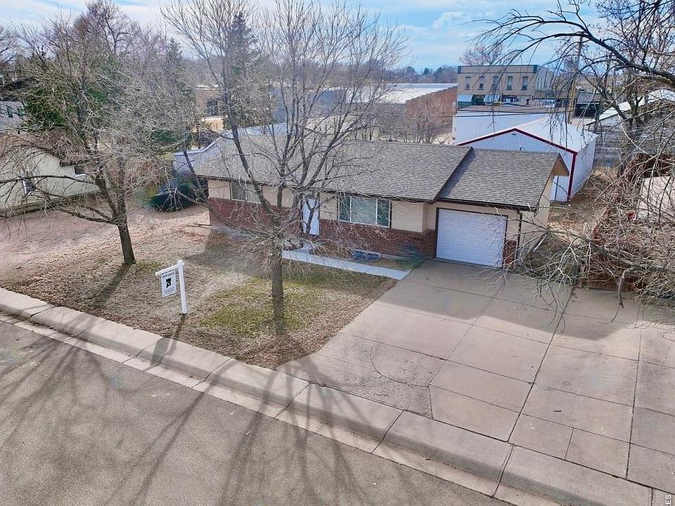 1st image of 423 2nd St