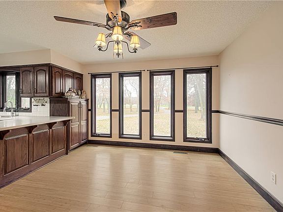 5th image of 2824 Sunburst Dr