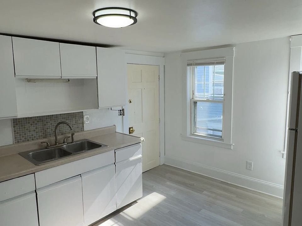 1st image of 88 Linden St #3S