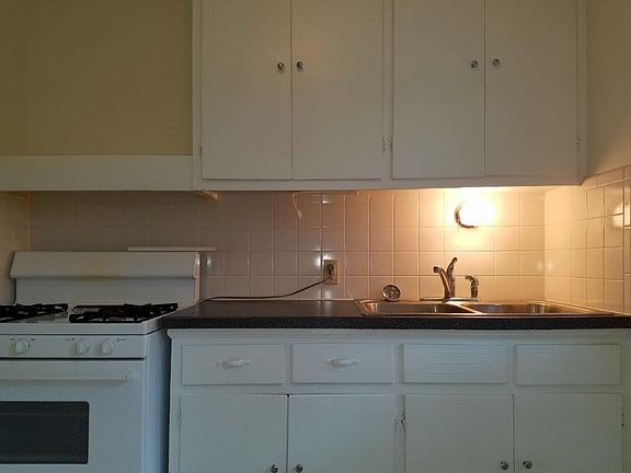 4th image of 1344 Thornwood Pl APT B