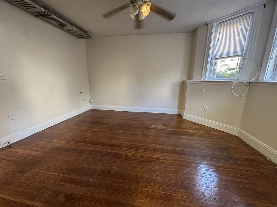 9 Barrows St