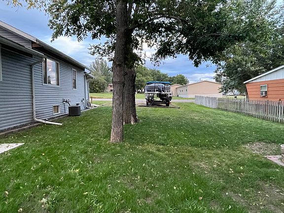 4th image of 607 5th Ave E
