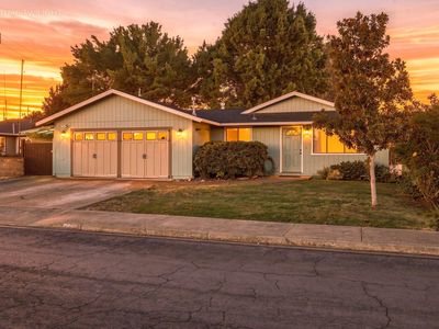 1426 Saint Andrew Way, Medford, OR, 97504