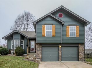 812 NE Bryant Dr, Lees Summit, MO 64086