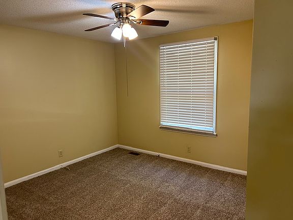 3rd image of 100 Tandy Dr APT A