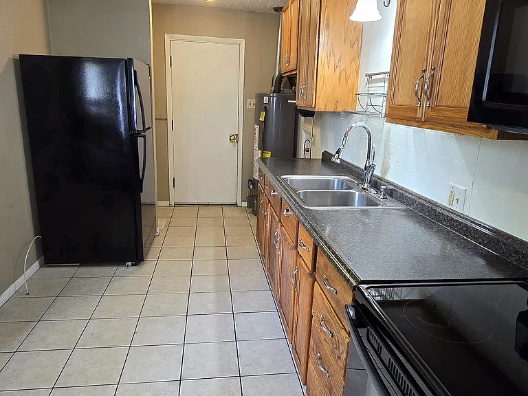 635 Steahlin Ave — Photo 3