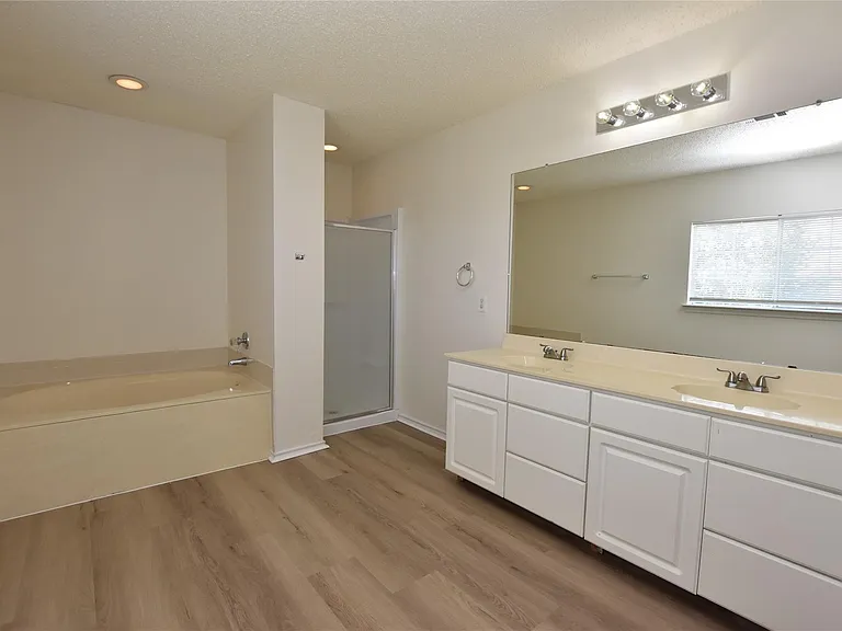 17701 Dansworth Dr — Photo 10