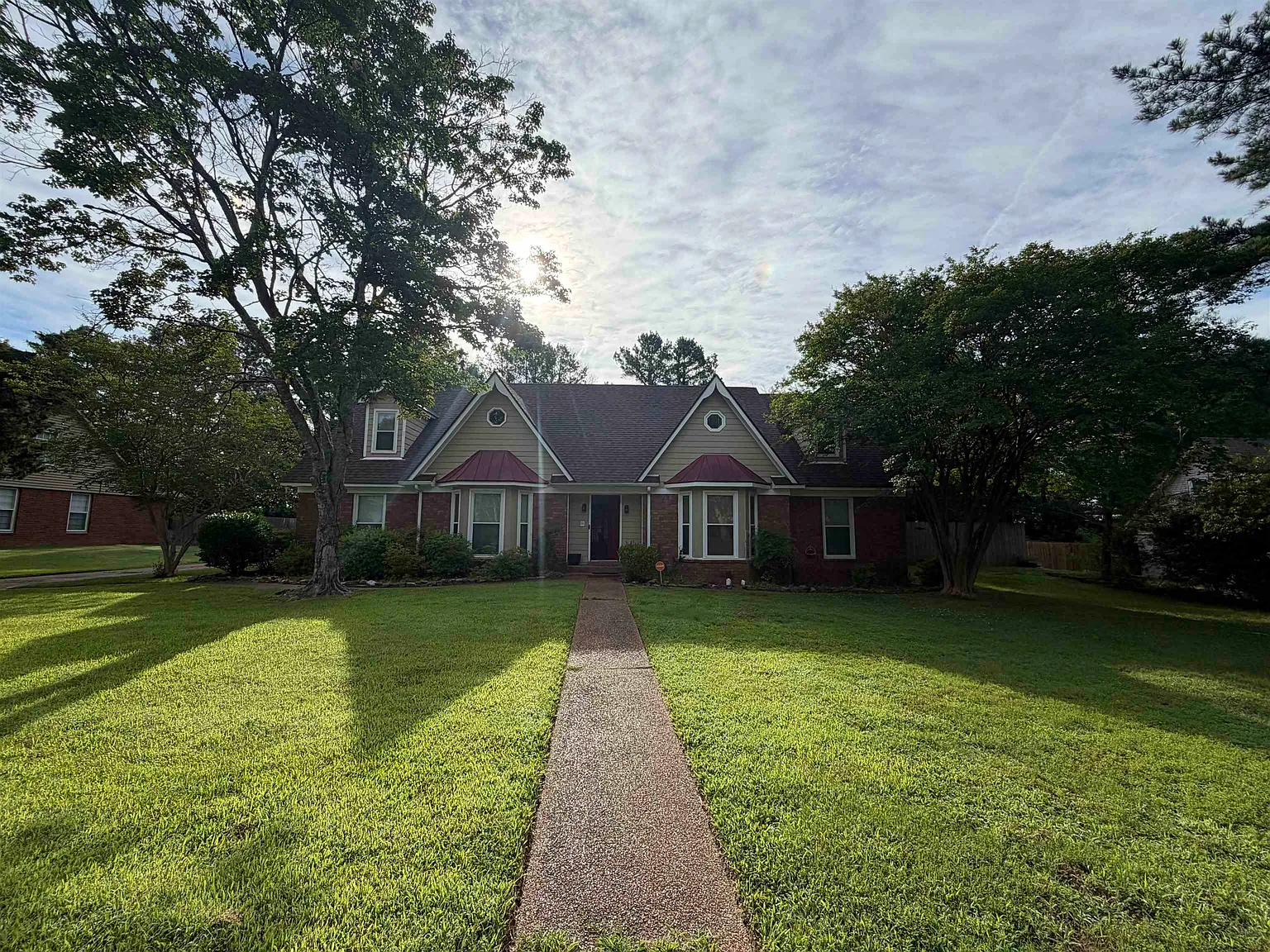 5 bed, 3.5 bath, 3604 sqft, $3,800 — Photo 1