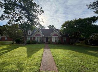 956 Rolling Oaks Ln, Collierville, TN 38017