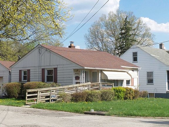 3rd image of 203 S Dunlap Ave