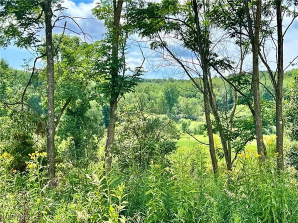 Johnstown Rd NE, Dover, OH 44622