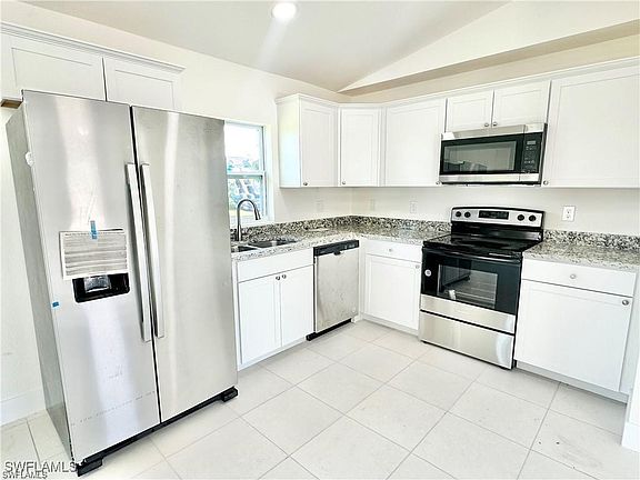 5th image of 318 NE 14th St