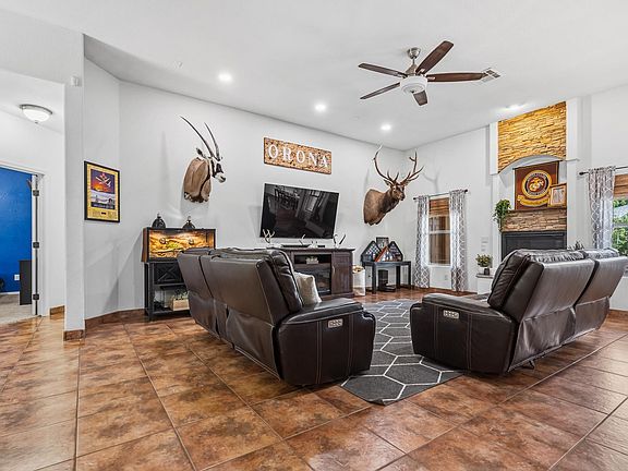 3rd image of 255 Bosque