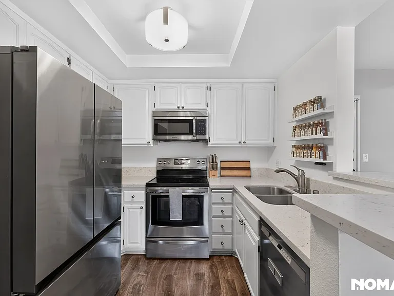 22100 Burbank Blvd #333D — Photo 3