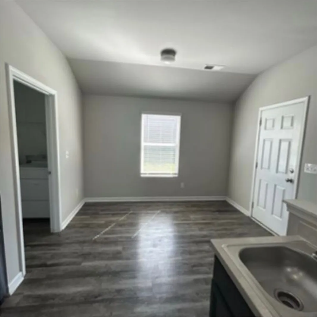 Beautiful 3 bedroom 2 bath home with views! — Photo 3