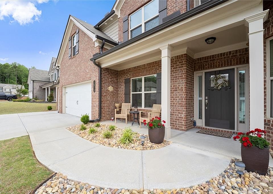 1st image of 1871 Silver Crest Way