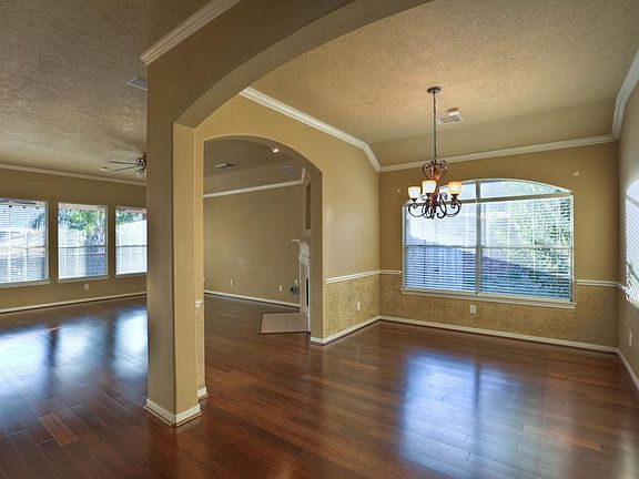 4th image of 4706 Lakefront Terrace Dr
