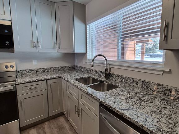 5th image of 302 Talisman Dr Unit 23